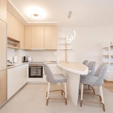 The Boat Apartment *